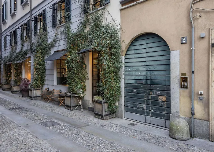 Brera Vicolo Fiori